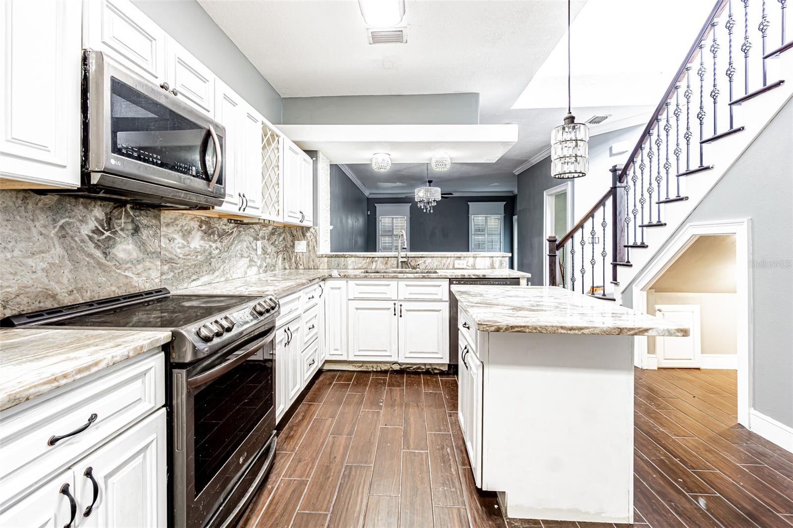 6400 46TH AVE N #3, KENNETH CITY, FL, 33709