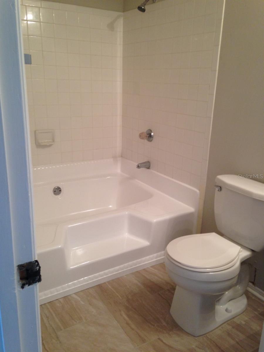 4211 CHATHAM OAK CT #114, TAMPA, FL, 33624