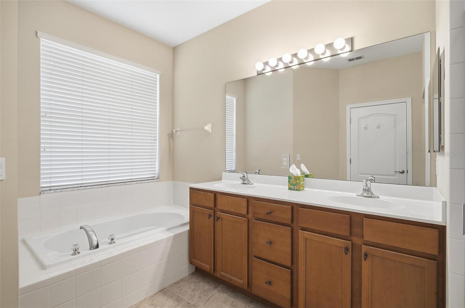 144 MENDOZA CIR, DAYTONA BEACH, FL, 32124