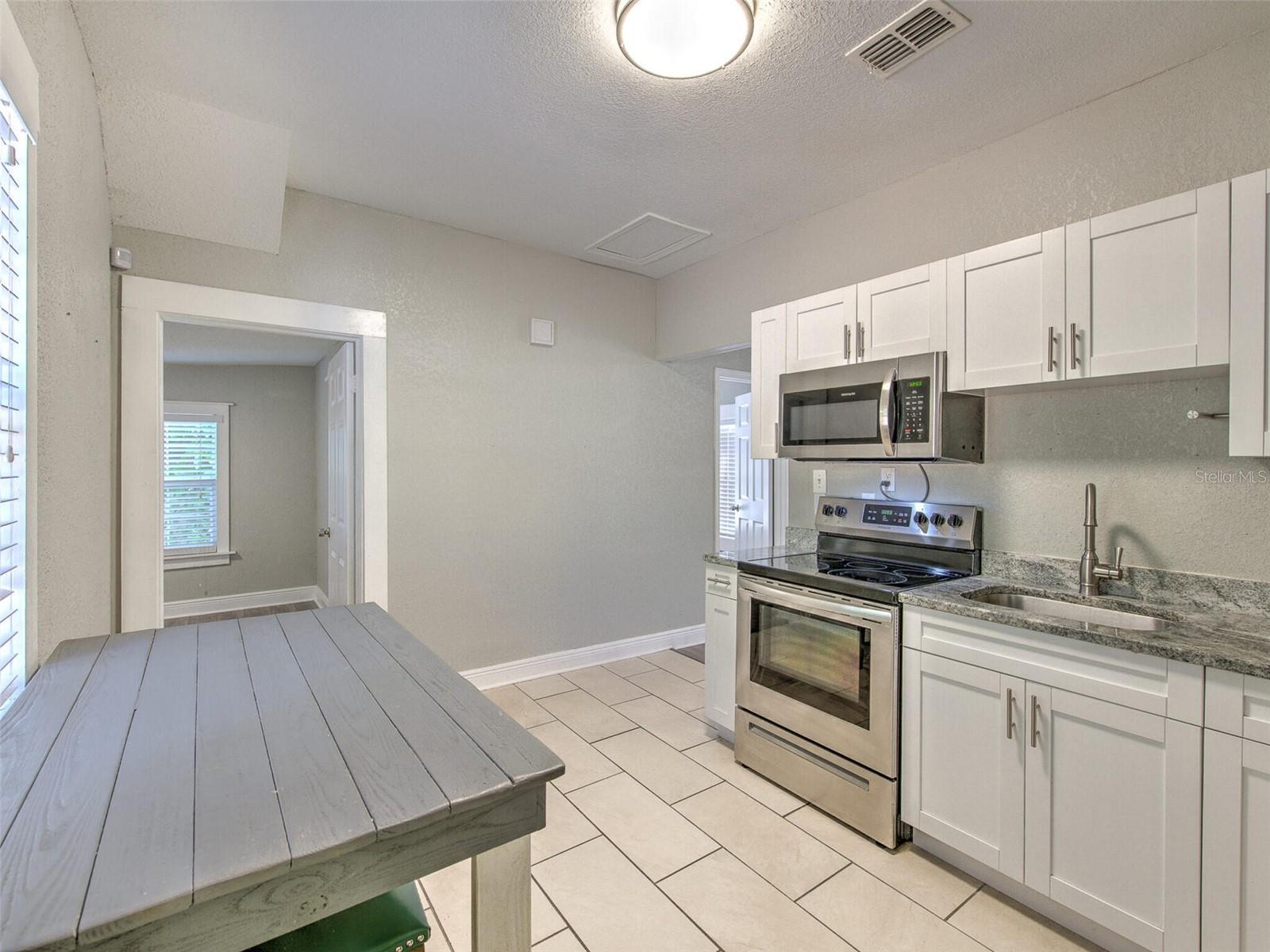 728 E HANLON ST, TAMPA, FL, 33604