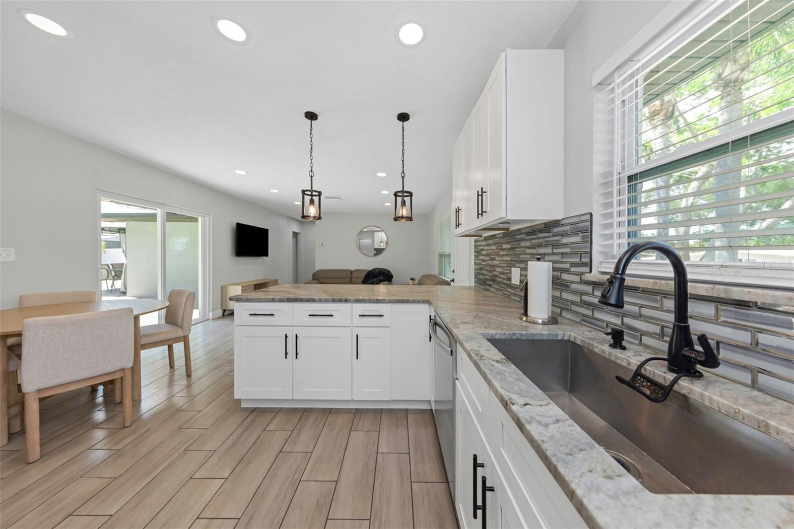 1437 CARLOS AVE, CLEARWATER, FL, 33755