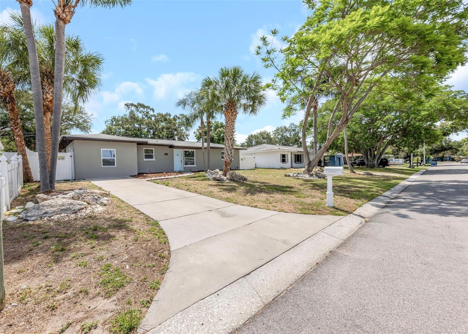 1437 CARLOS AVE, CLEARWATER, FL, 33755