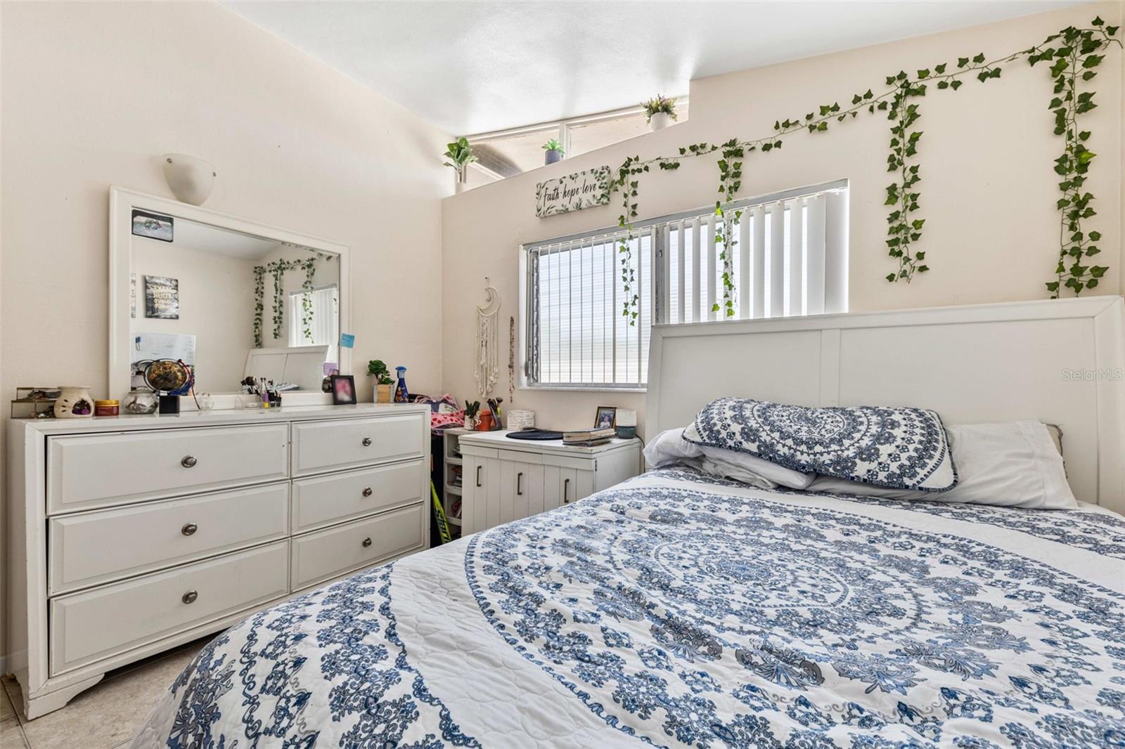 1042 W HILLCREST DR, COCOA, FL, 32922