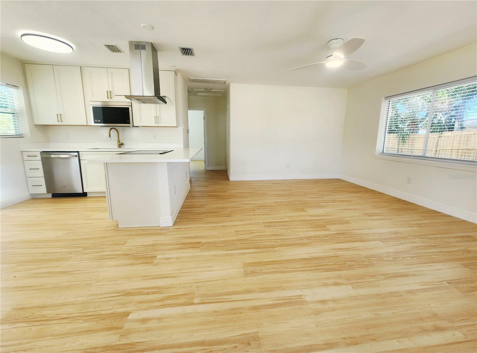 2494 DEL RIO WAY, DUNEDIN, FL, 34698