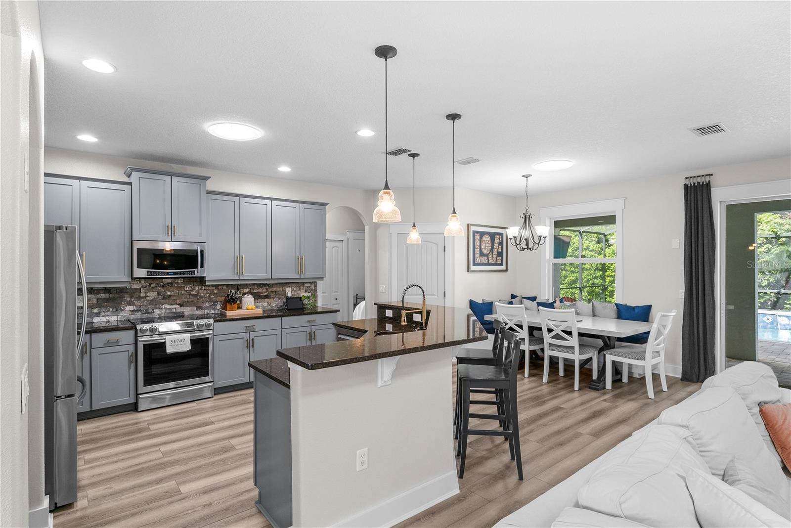 615 LAKE COVE POINTE CIR, WINTER GARDEN, FL, 34787