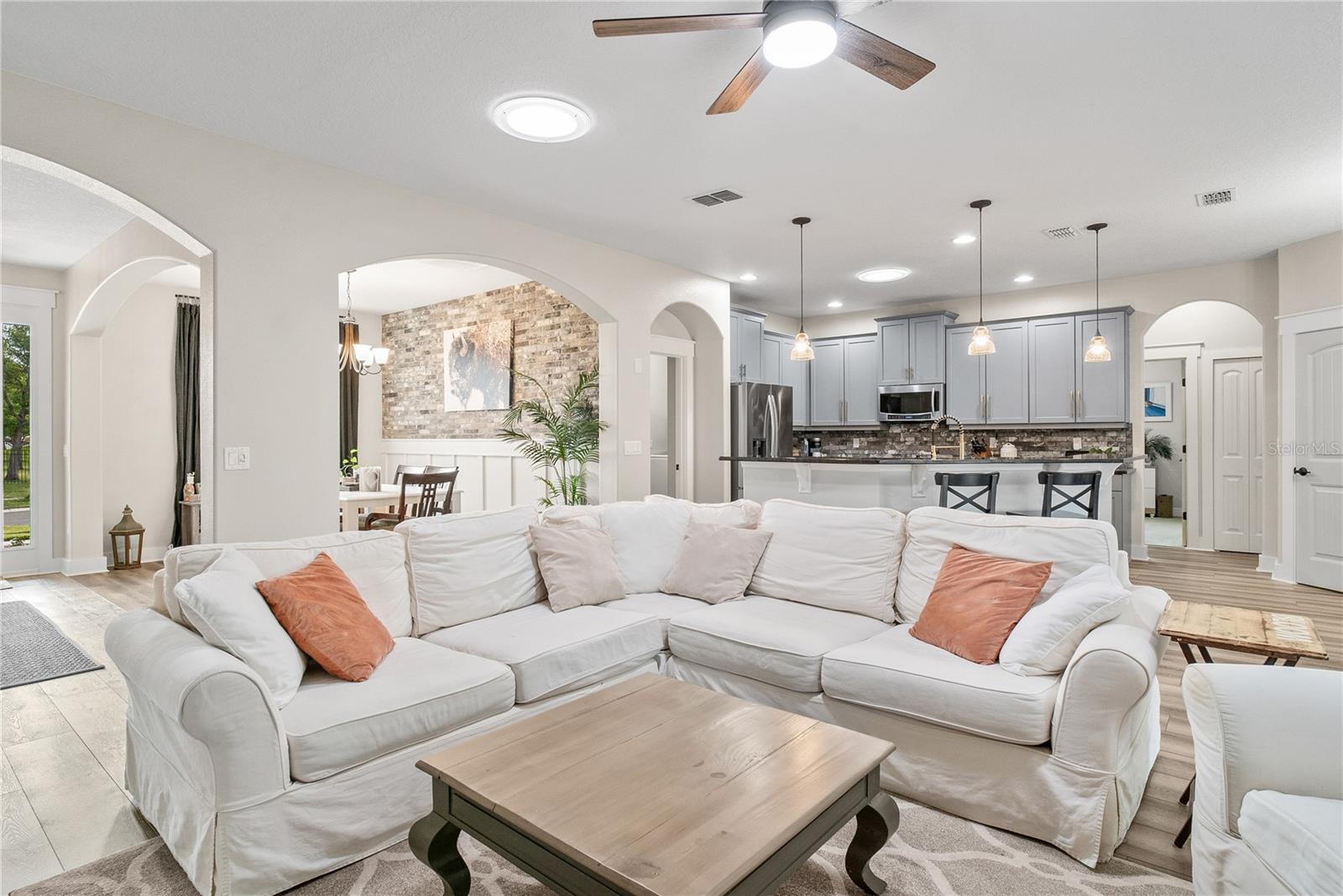 615 LAKE COVE POINTE CIR, WINTER GARDEN, FL, 34787