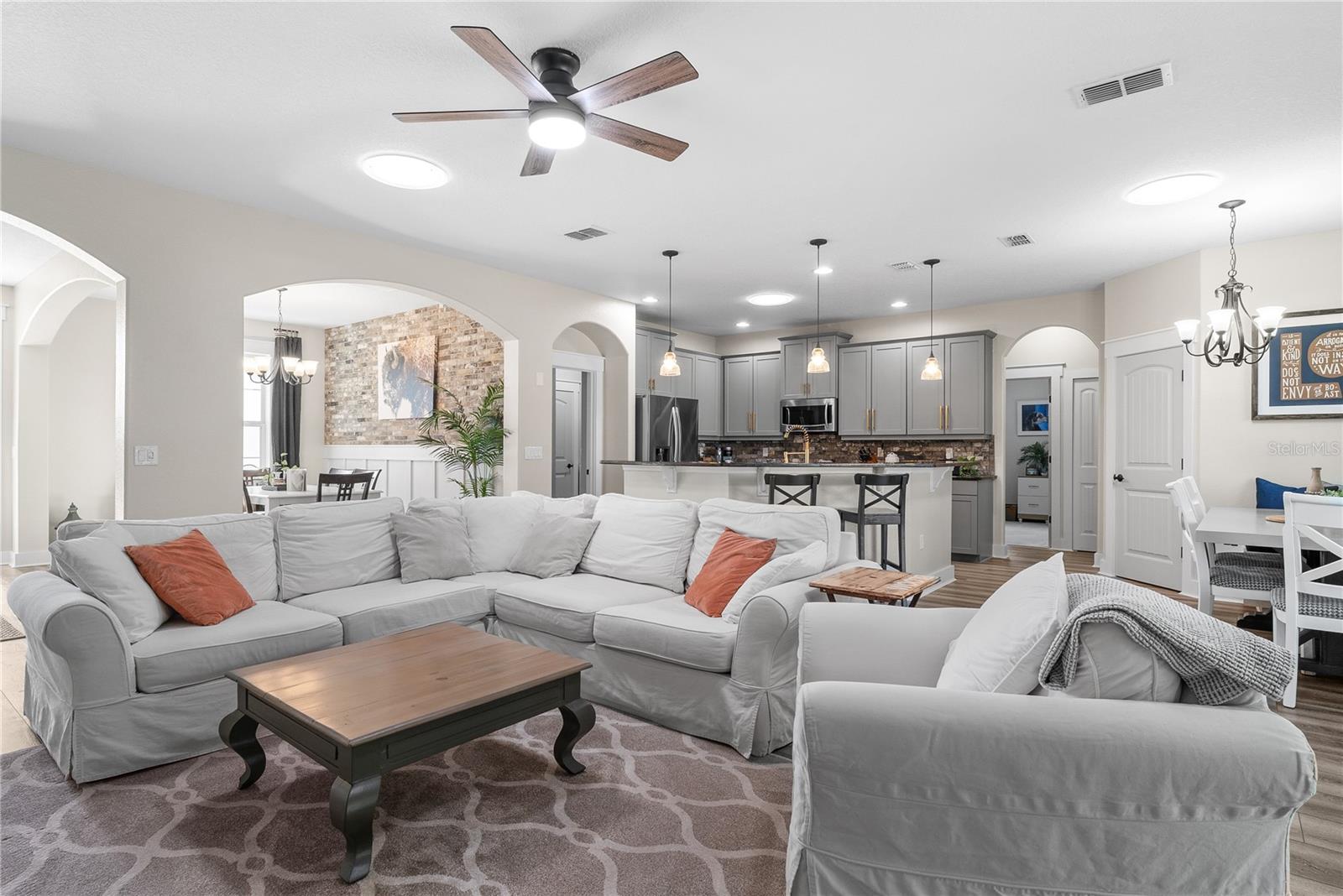 615 LAKE COVE POINTE CIR, WINTER GARDEN, FL, 34787