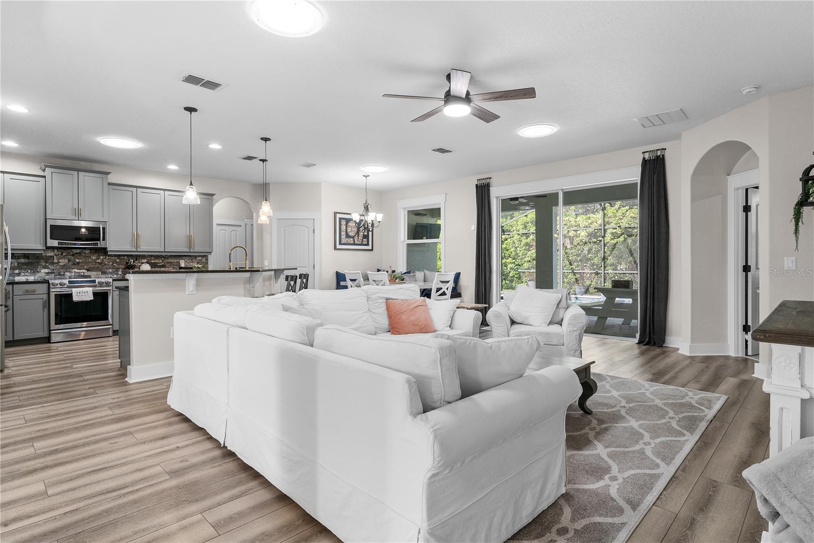 615 LAKE COVE POINTE CIR, WINTER GARDEN, FL, 34787