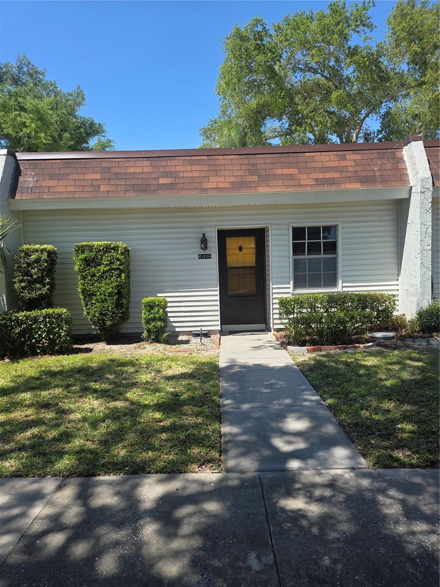 13719 MISSION OAKS BLVD, SEMINOLE, FL, 33776