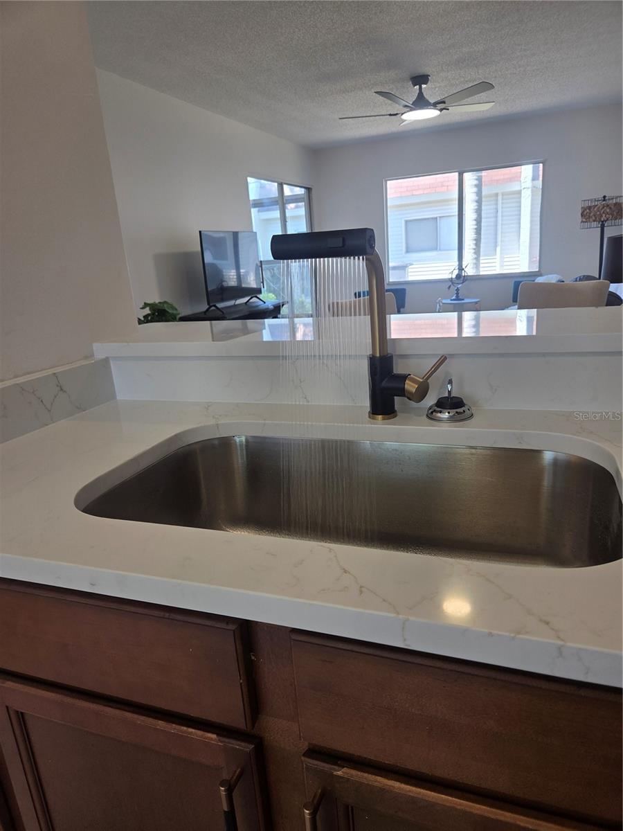 13719 MISSION OAKS BLVD, SEMINOLE, FL, 33776