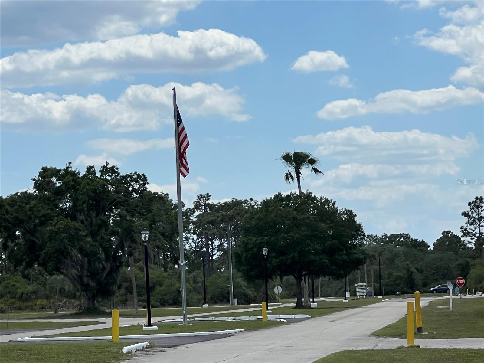 901 AZALEA DR, INDIAN LAKE ESTATES, FL, 33855