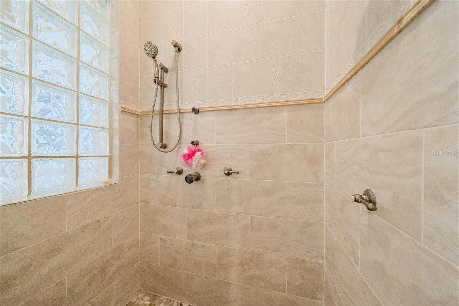 1615 HERITAGE DR, VALRICO, FL, 33594