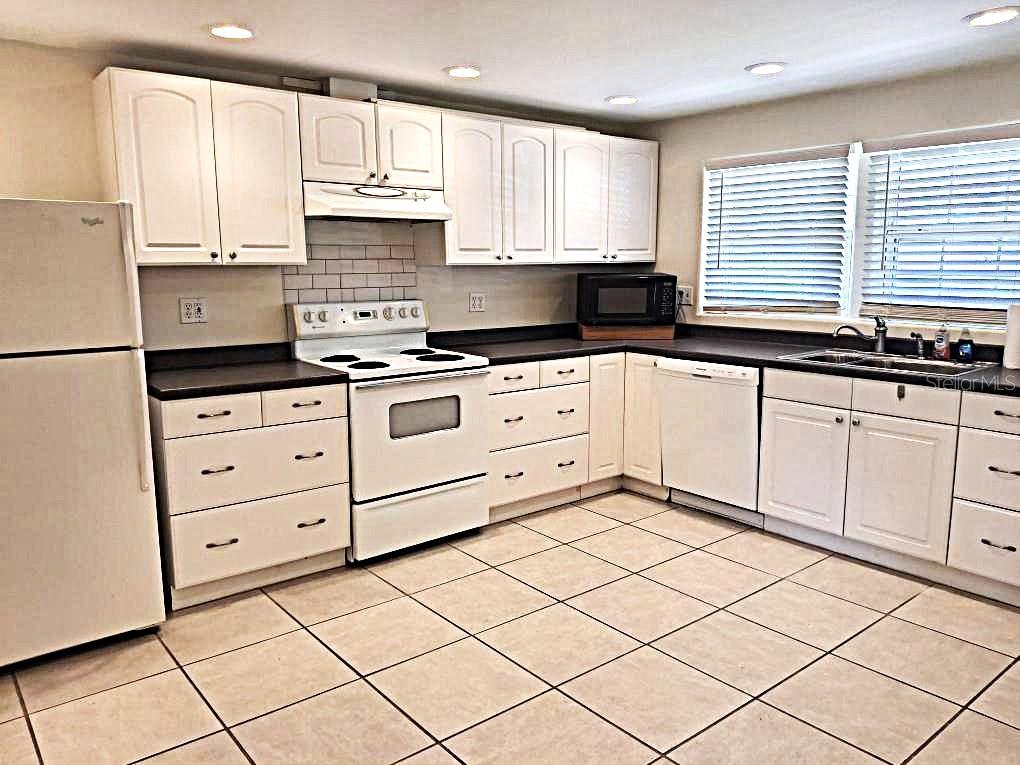 2812 DOVEWOOD ST, CLEARWATER, FL, 33759