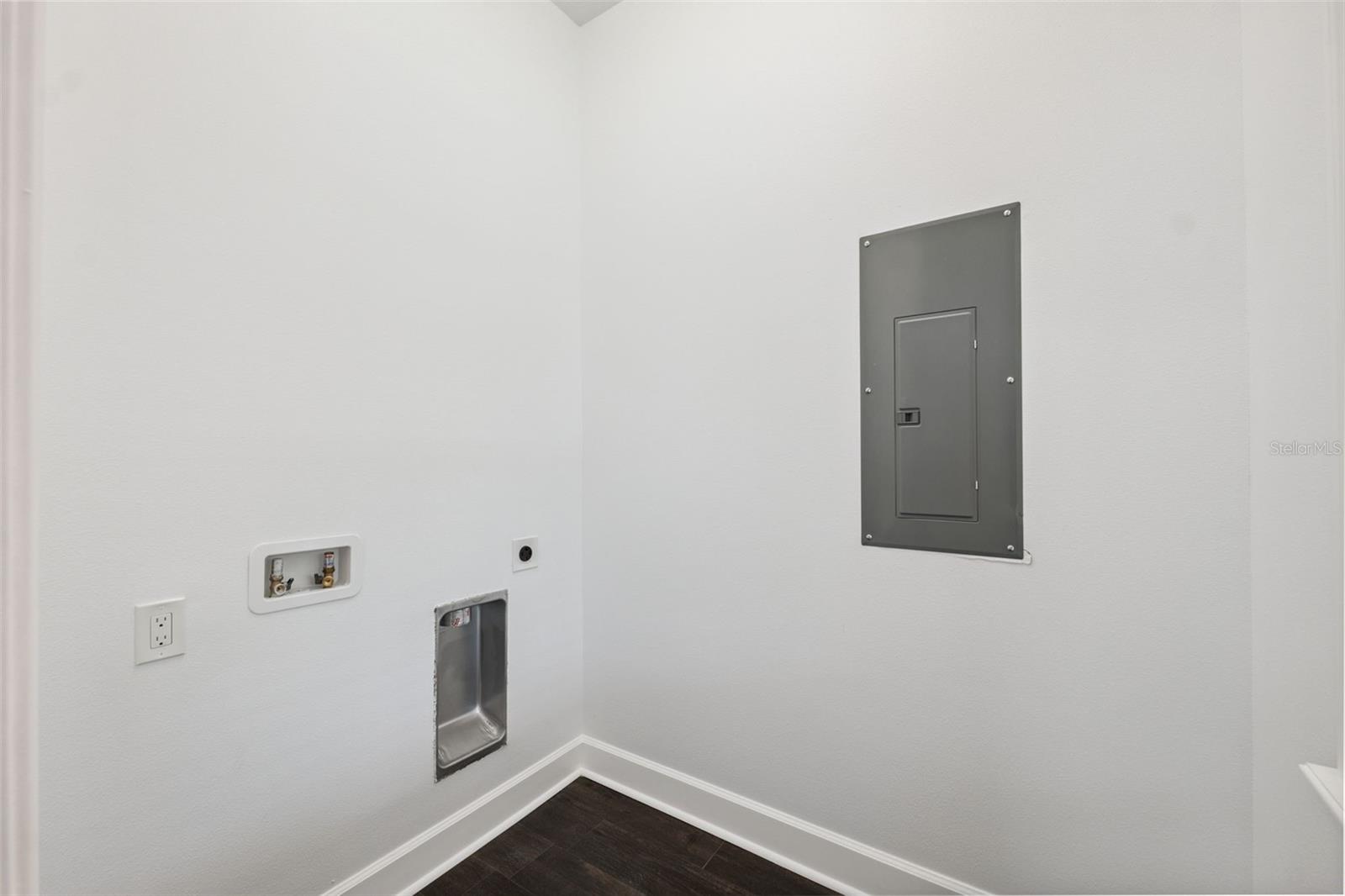 8605 INWOOD DR, HUDSON, FL, 34667