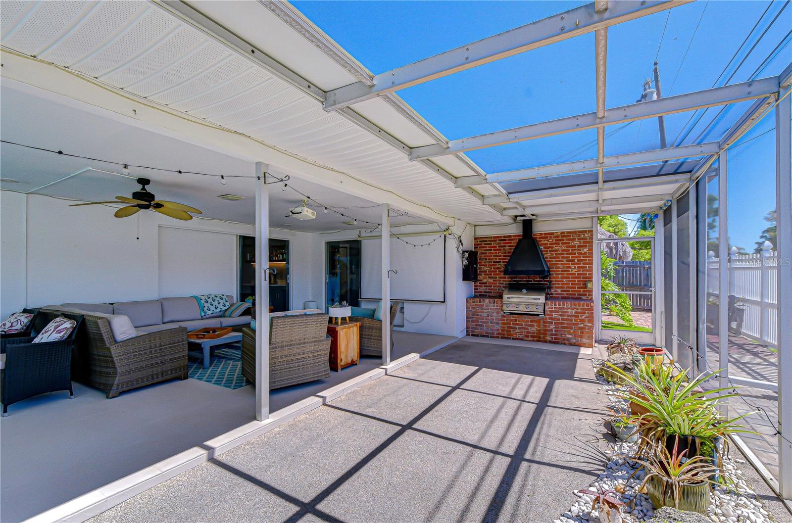 9625 COMMODORE DR, SEMINOLE, FL, 33776