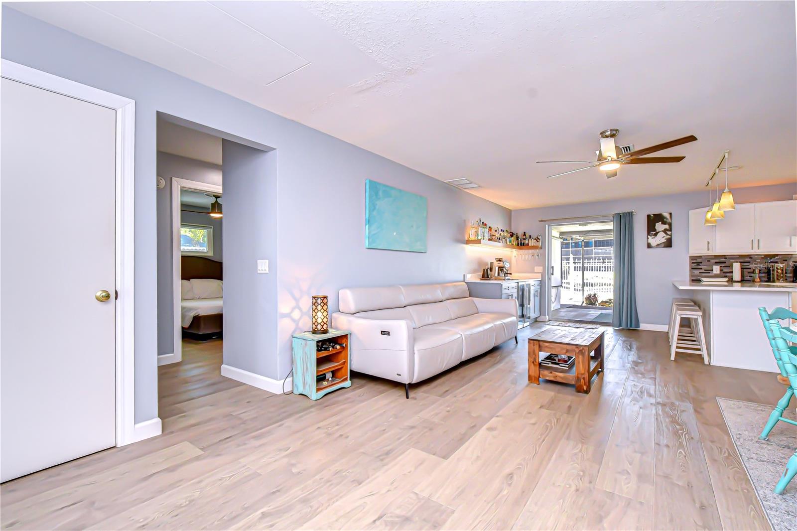 9625 COMMODORE DR, SEMINOLE, FL, 33776