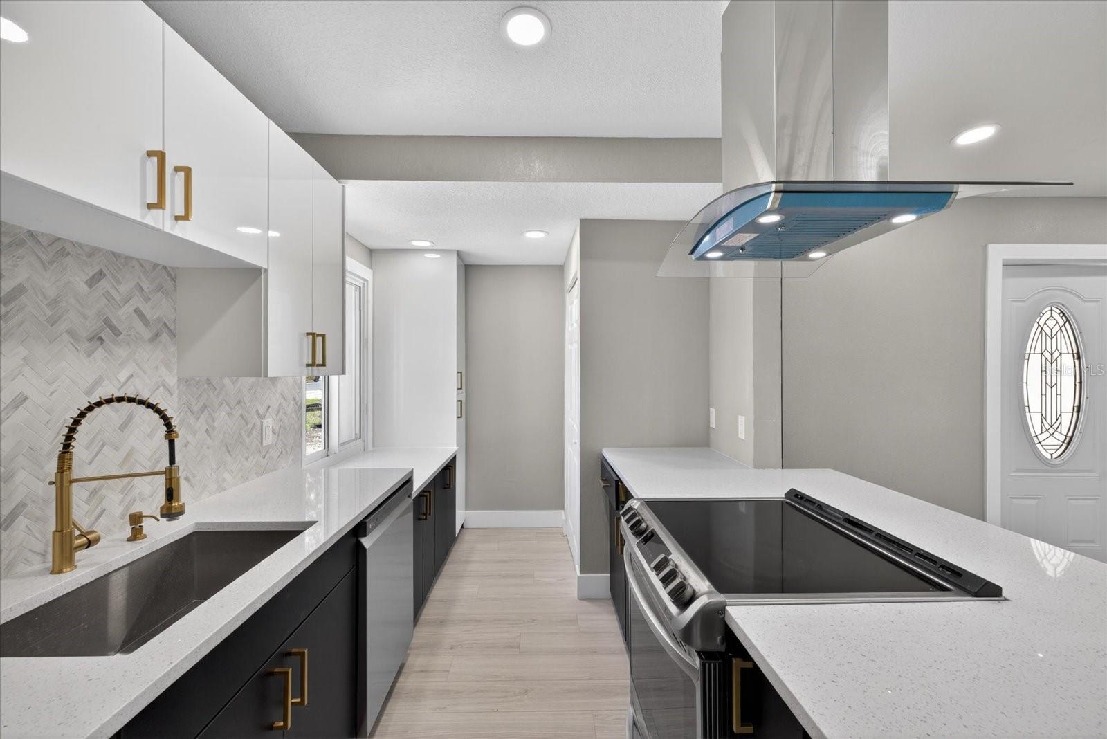 4005 E HENRY AVE, TAMPA, FL, 33610