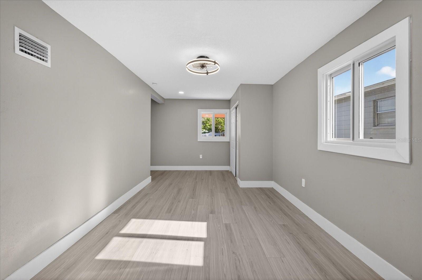 4005 E HENRY AVE, TAMPA, FL, 33610