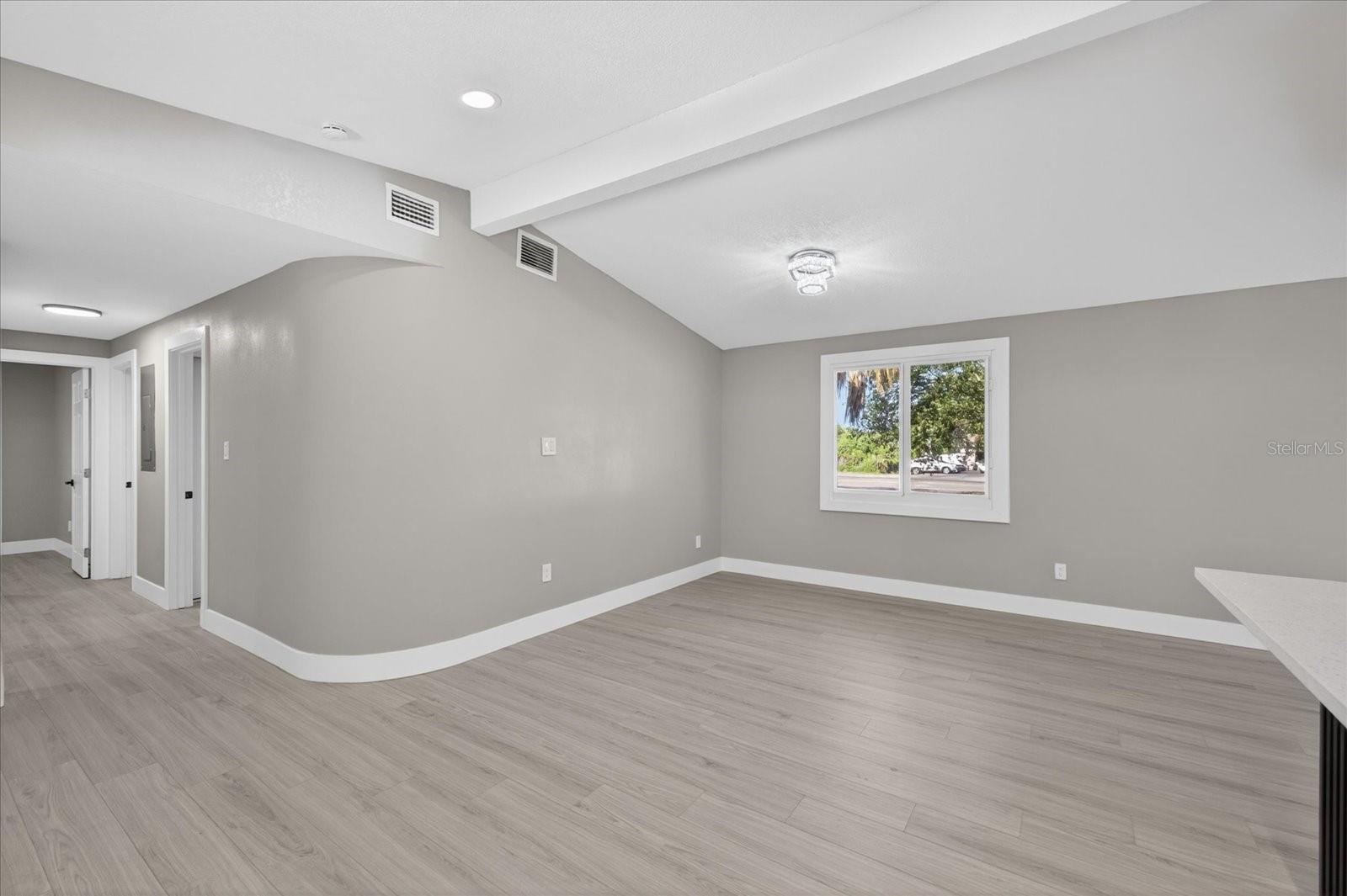 4005 E HENRY AVE, TAMPA, FL, 33610