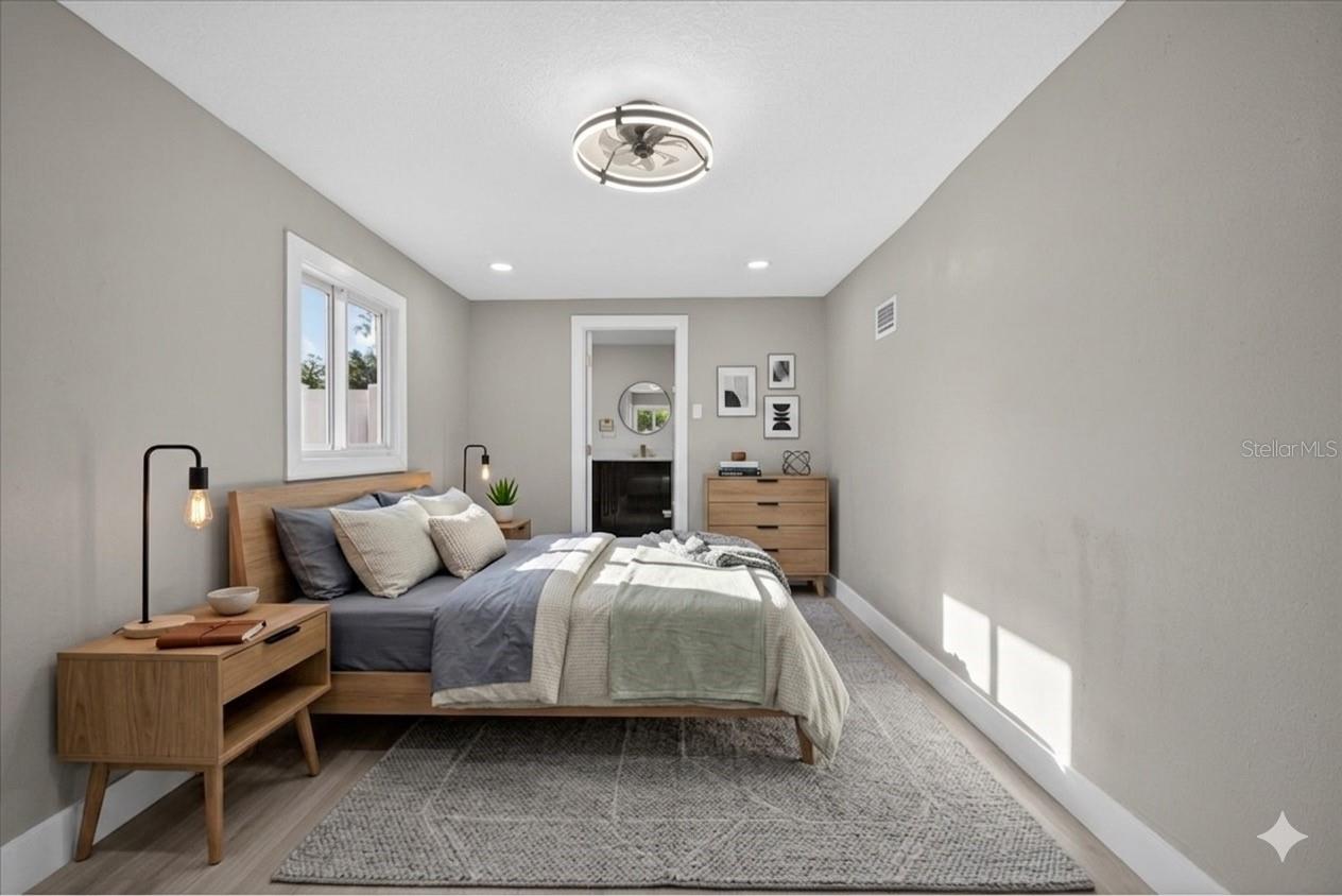 4005 E HENRY AVE, TAMPA, FL, 33610