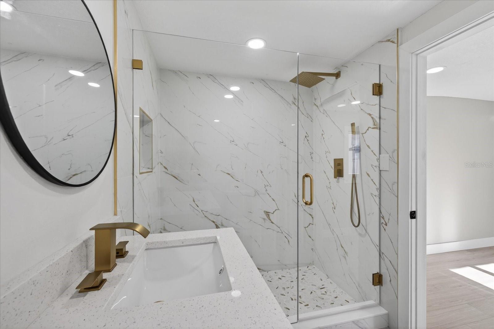 4005 E HENRY AVE, TAMPA, FL, 33610