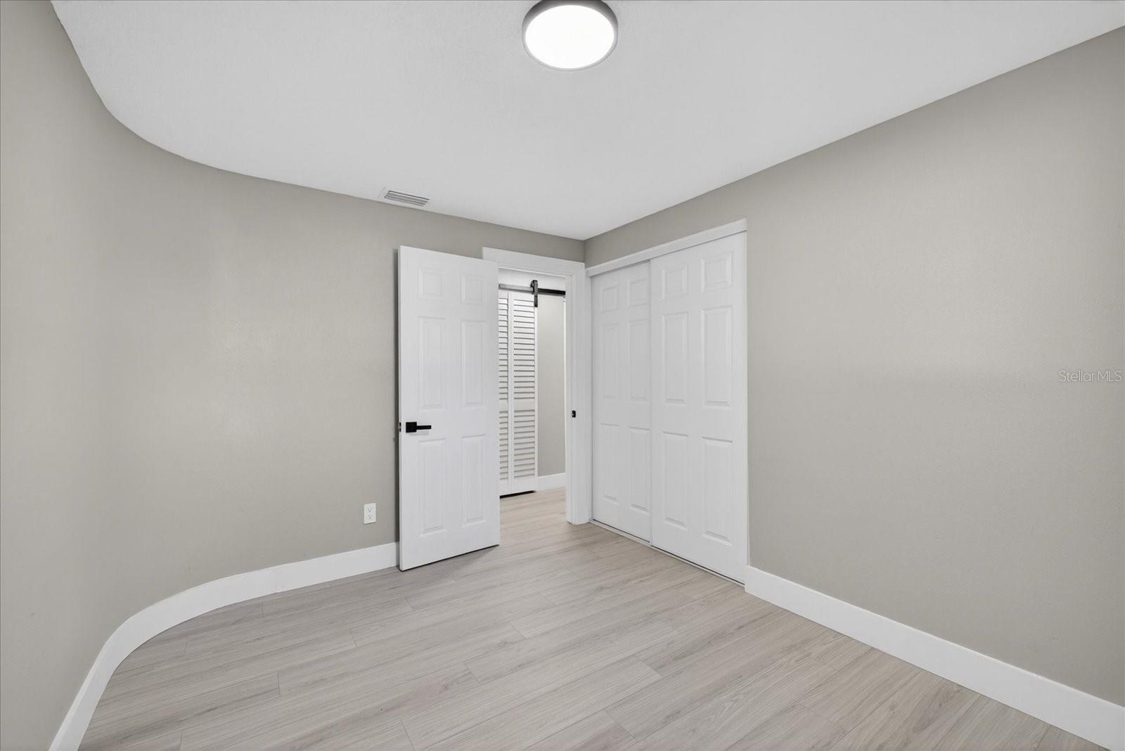 4005 E HENRY AVE, TAMPA, FL, 33610