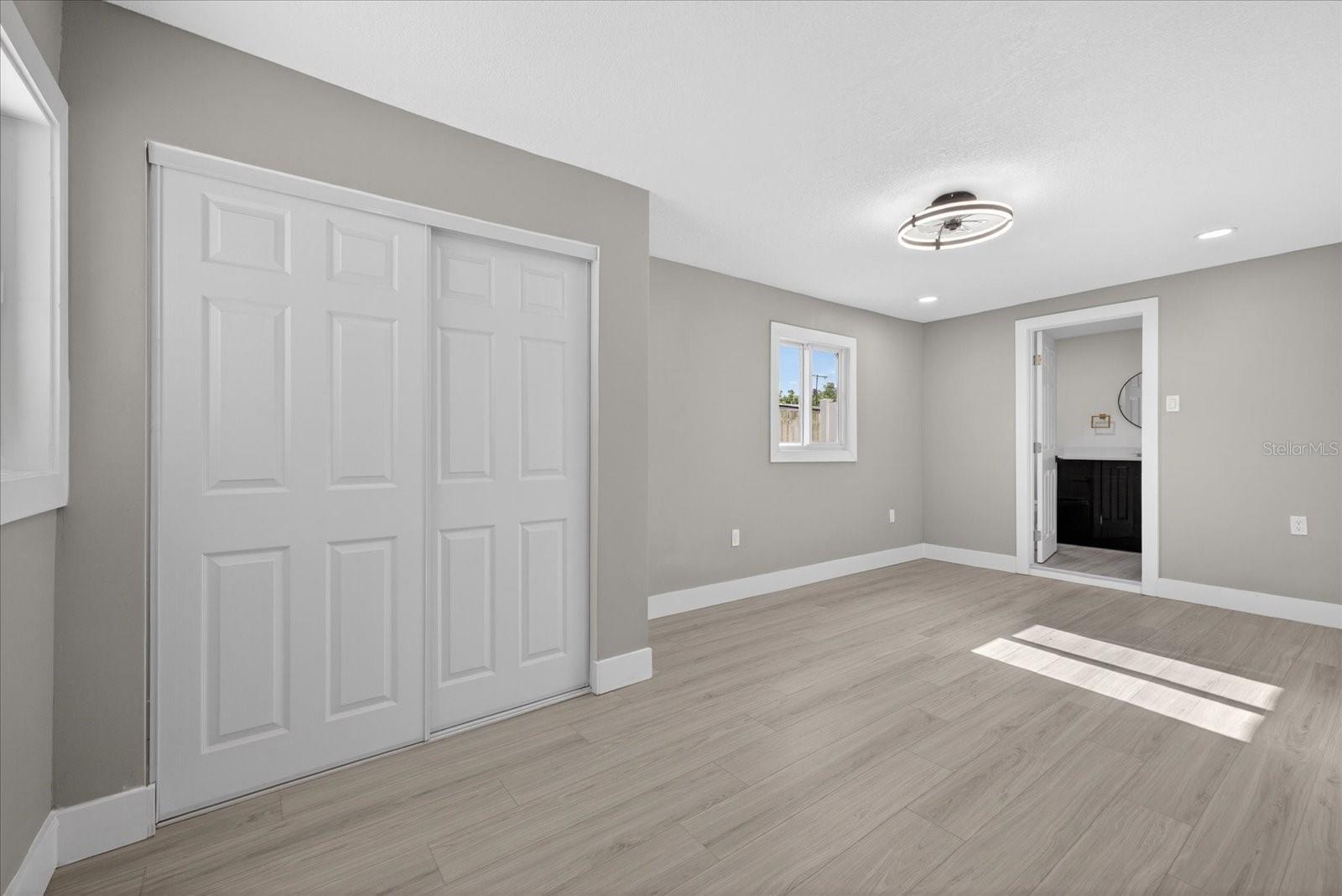 4005 E HENRY AVE, TAMPA, FL, 33610