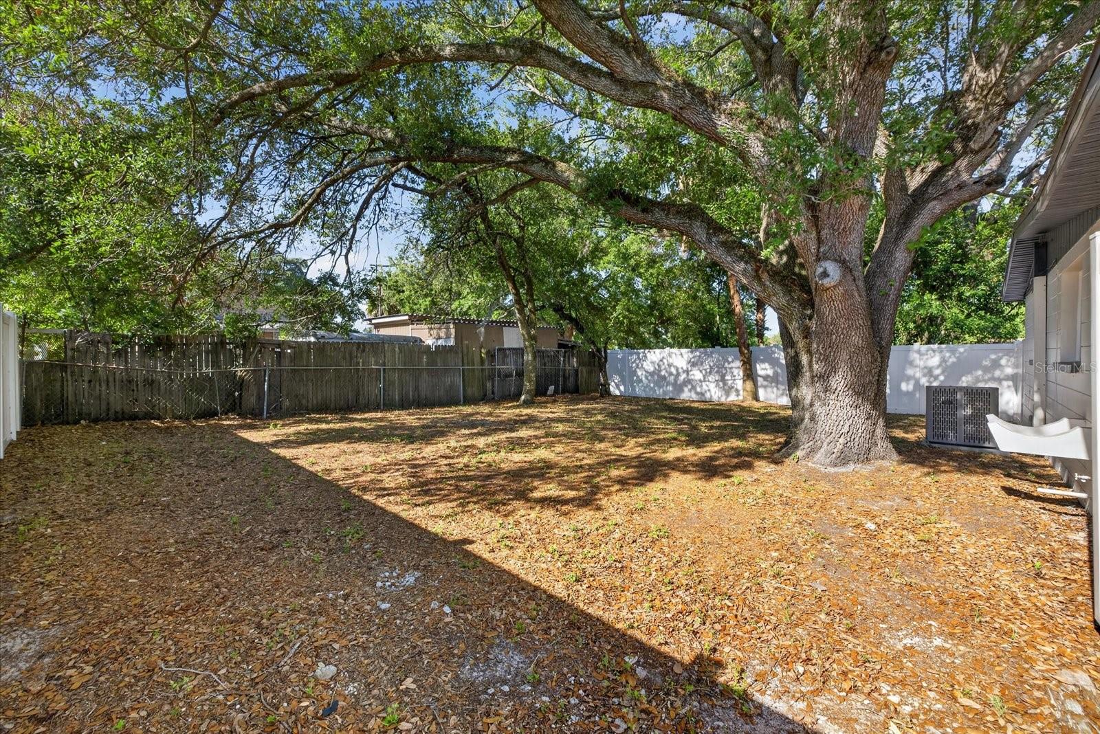 4005 E HENRY AVE, TAMPA, FL, 33610