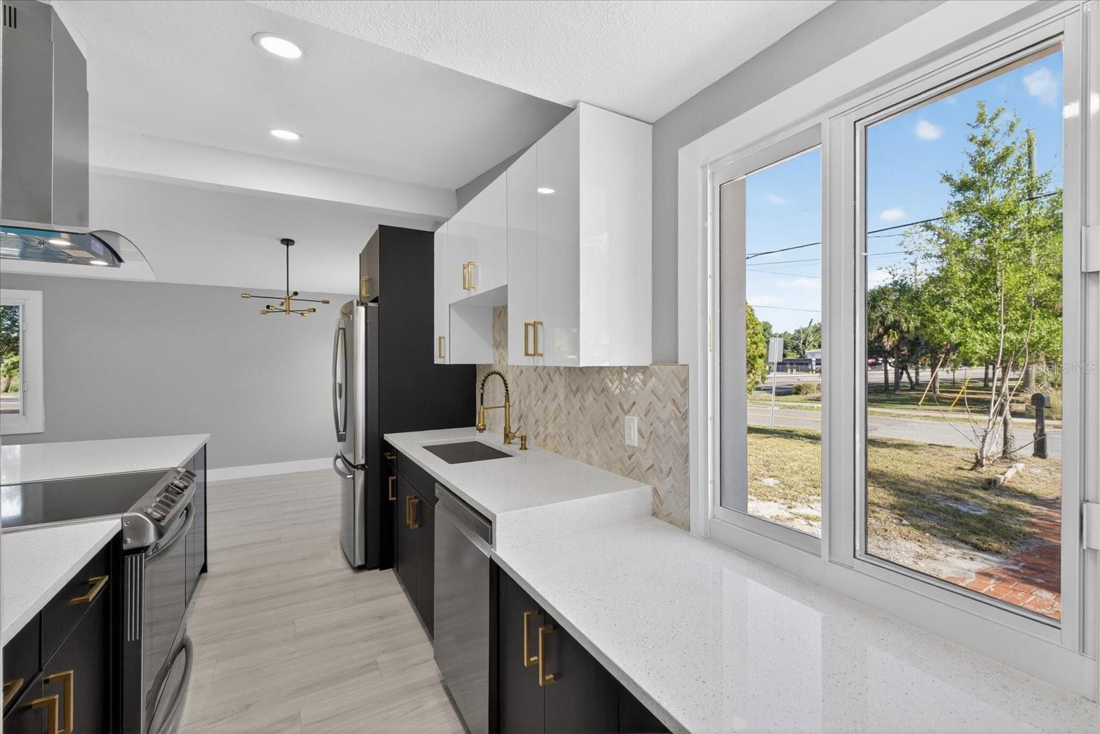 4005 E HENRY AVE, TAMPA, FL, 33610