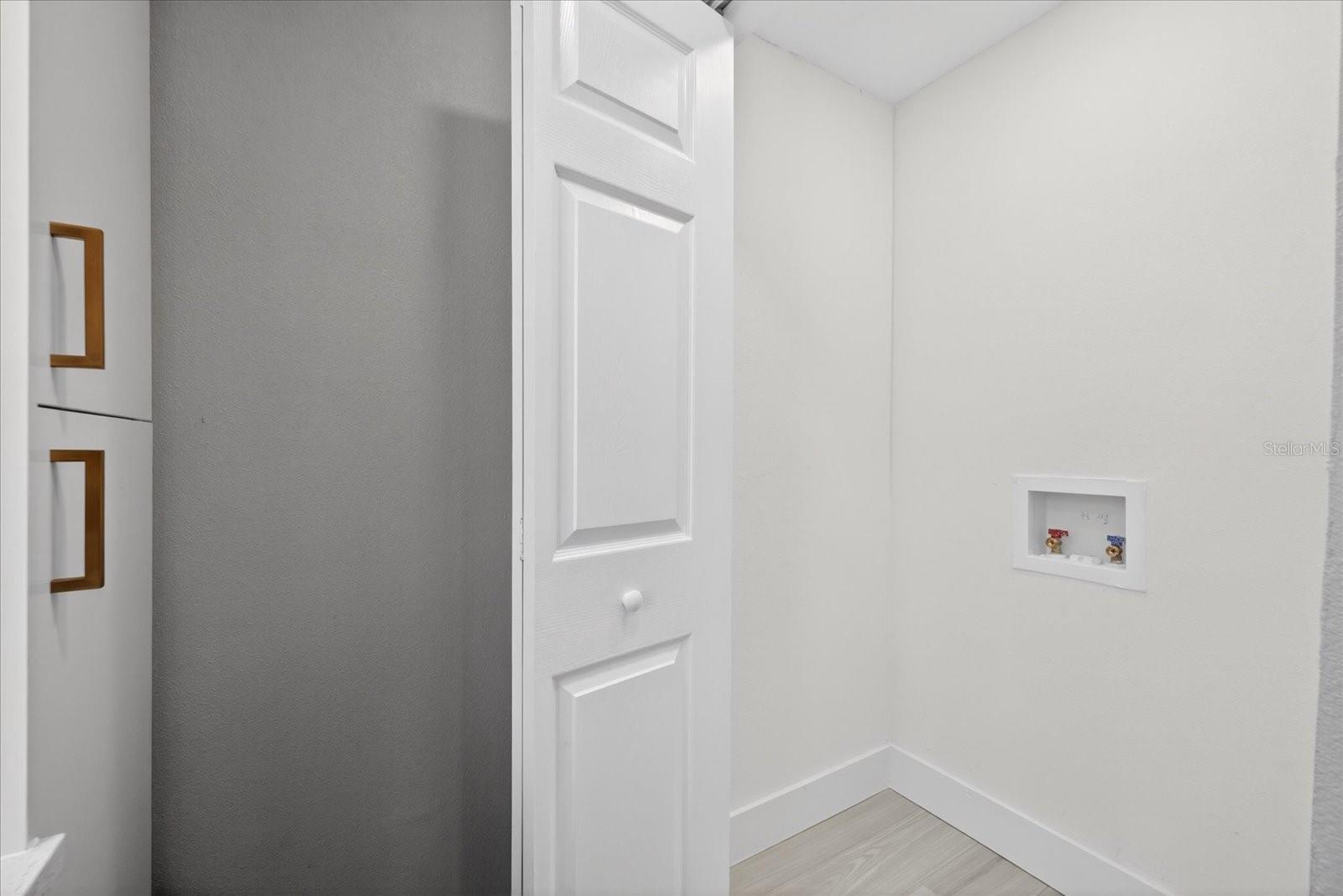 4005 E HENRY AVE, TAMPA, FL, 33610