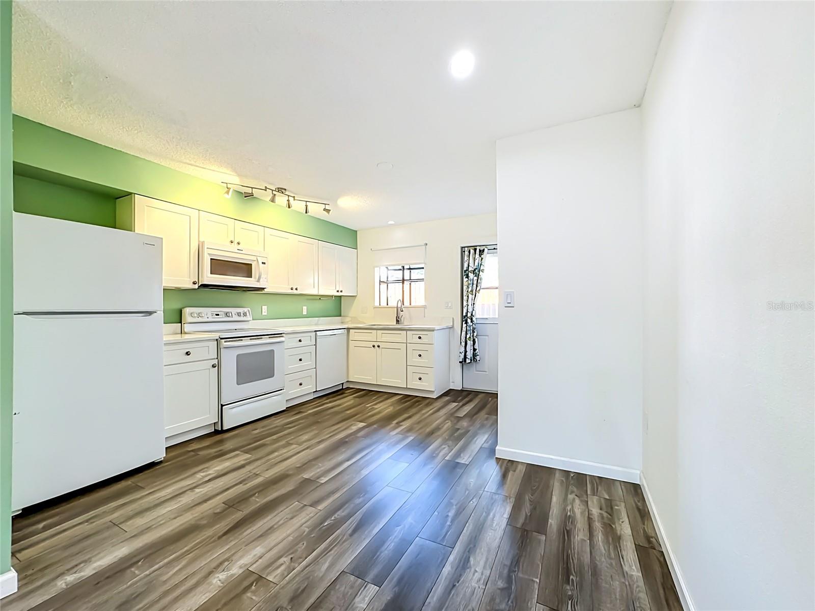 2006 7TH AVE W #B, BRADENTON, FL, 34205