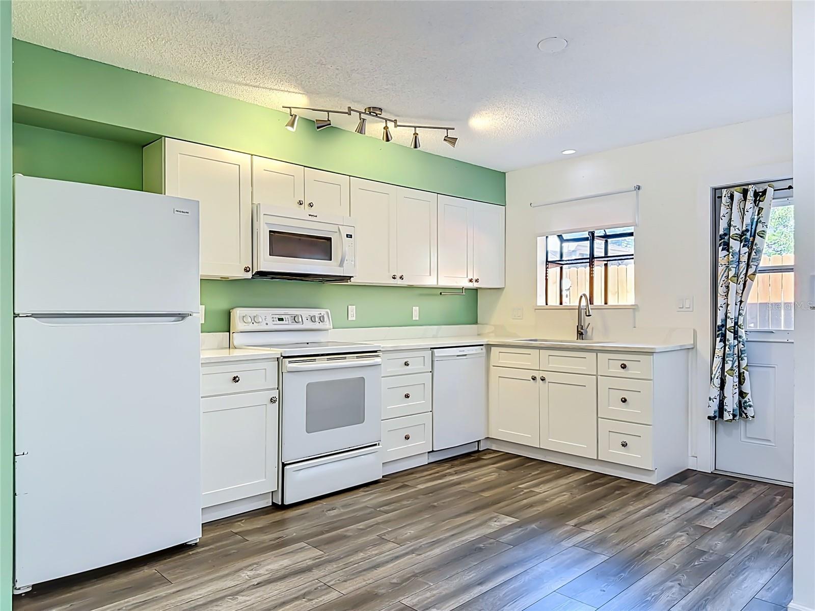 2006 7TH AVE W #B, BRADENTON, FL, 34205