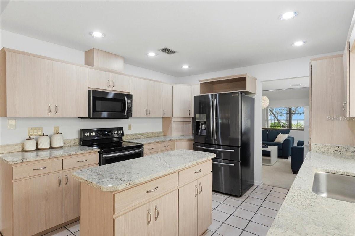 4135 CREEKWOOD LN, MULBERRY, FL, 33860