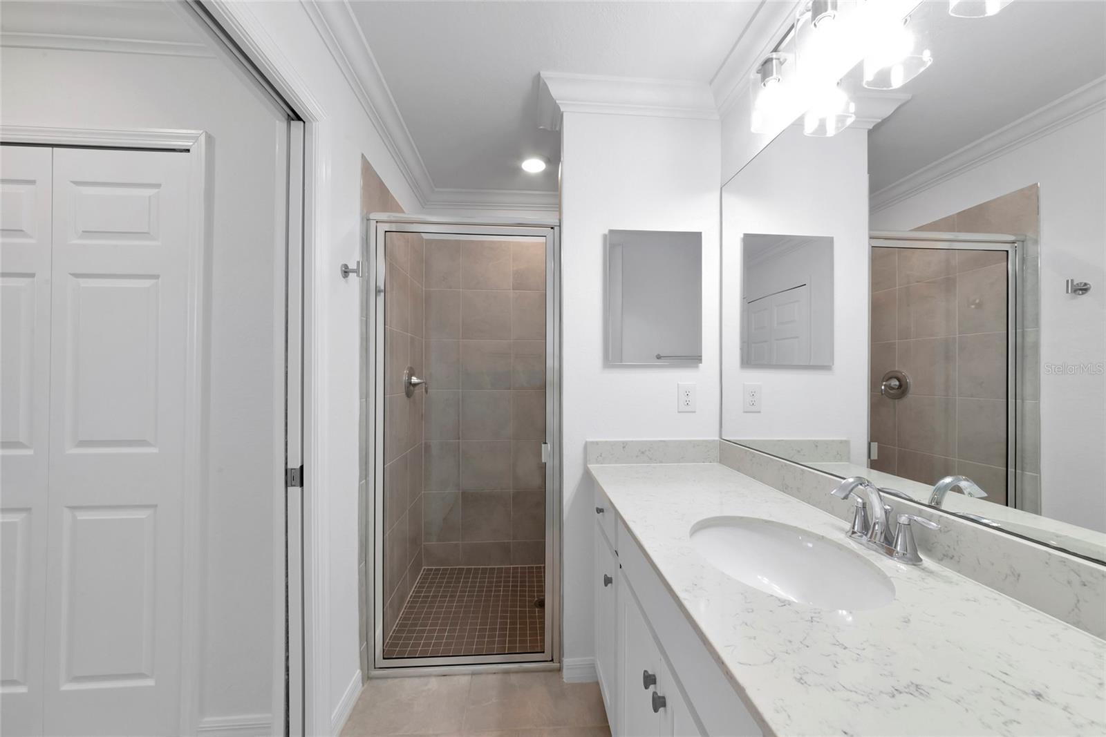 18008 GAWTHROP DR #101, LAKEWOOD RANCH, FL, 34211