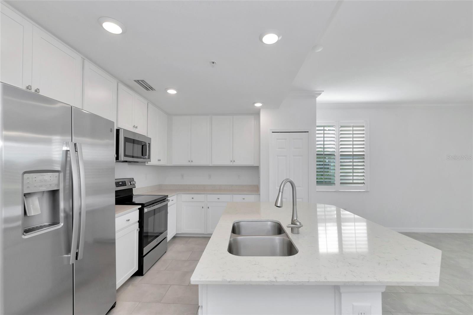 18008 GAWTHROP DR #101, LAKEWOOD RANCH, FL, 34211