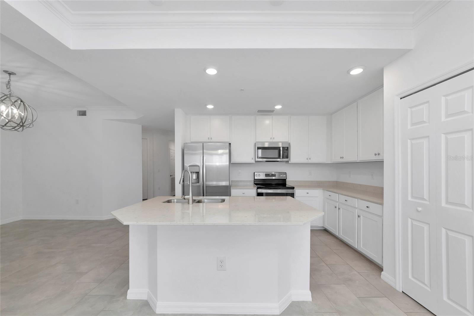 18008 GAWTHROP DR #101, LAKEWOOD RANCH, FL, 34211