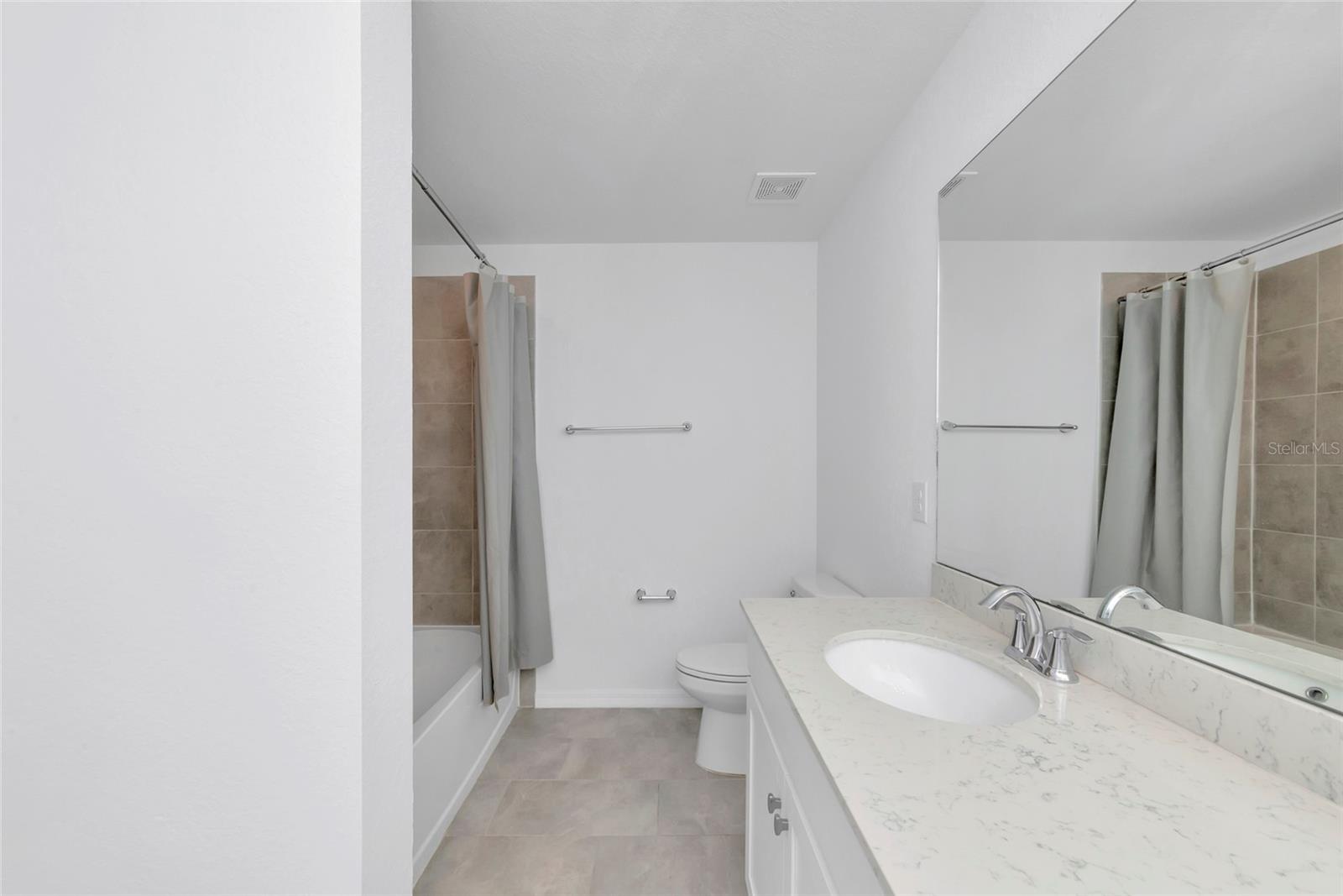 18008 GAWTHROP DR #101, LAKEWOOD RANCH, FL, 34211