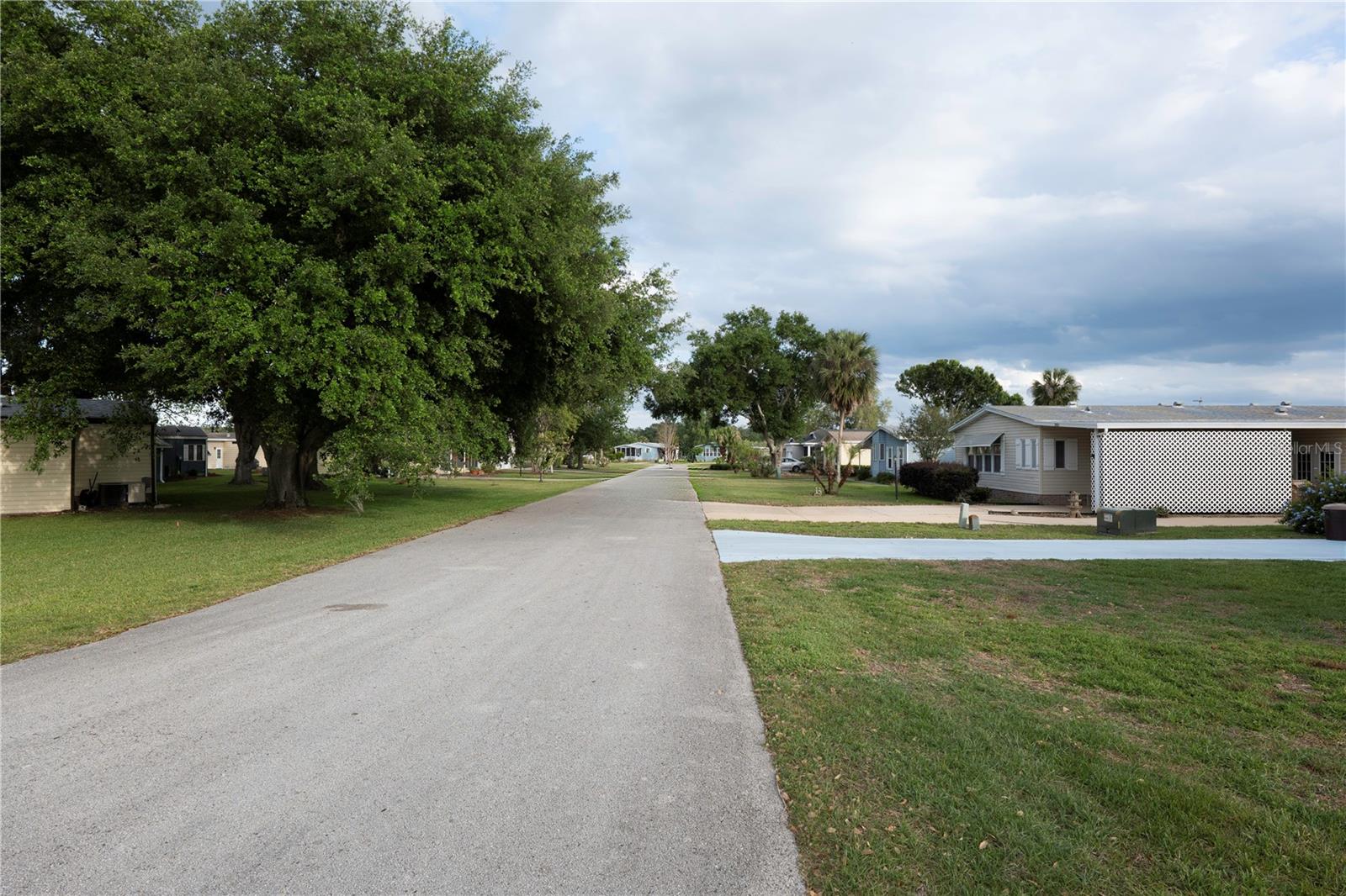 24927 PINE HL, LEESBURG, FL, 34748