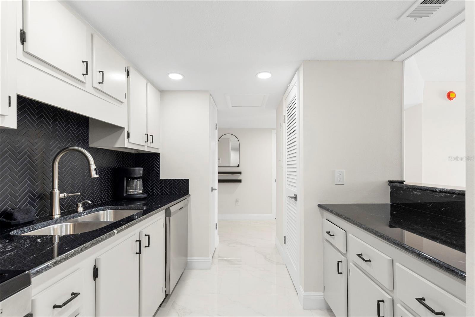 51 ISLAND WAY #608, CLEARWATER BEACH, FL, 33767