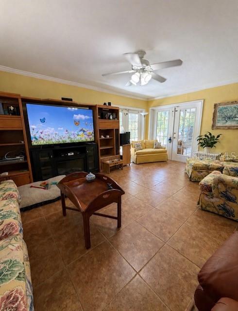 1700 COUNTRY CLUB RD N, ST PETERSBURG, FL, 33710