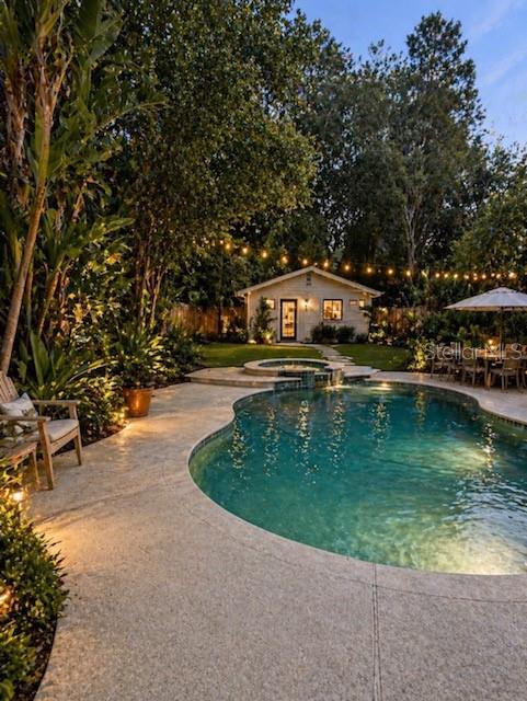 1700 COUNTRY CLUB RD N, ST PETERSBURG, FL, 33710