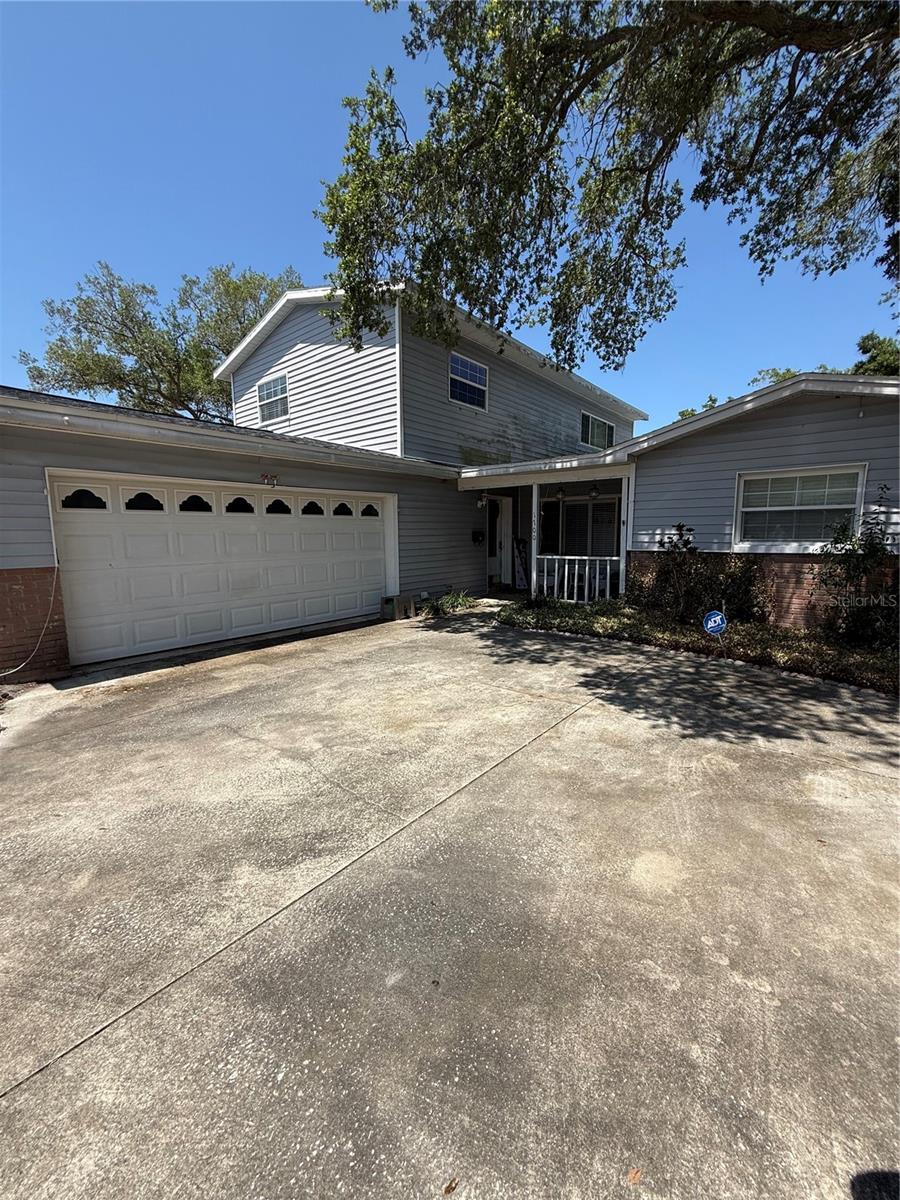 1700 COUNTRY CLUB RD N, ST PETERSBURG, FL, 33710