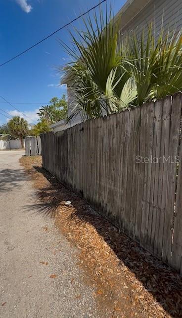 1700 COUNTRY CLUB RD N, ST PETERSBURG, FL, 33710