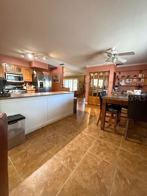 1700 COUNTRY CLUB RD N, ST PETERSBURG, FL, 33710