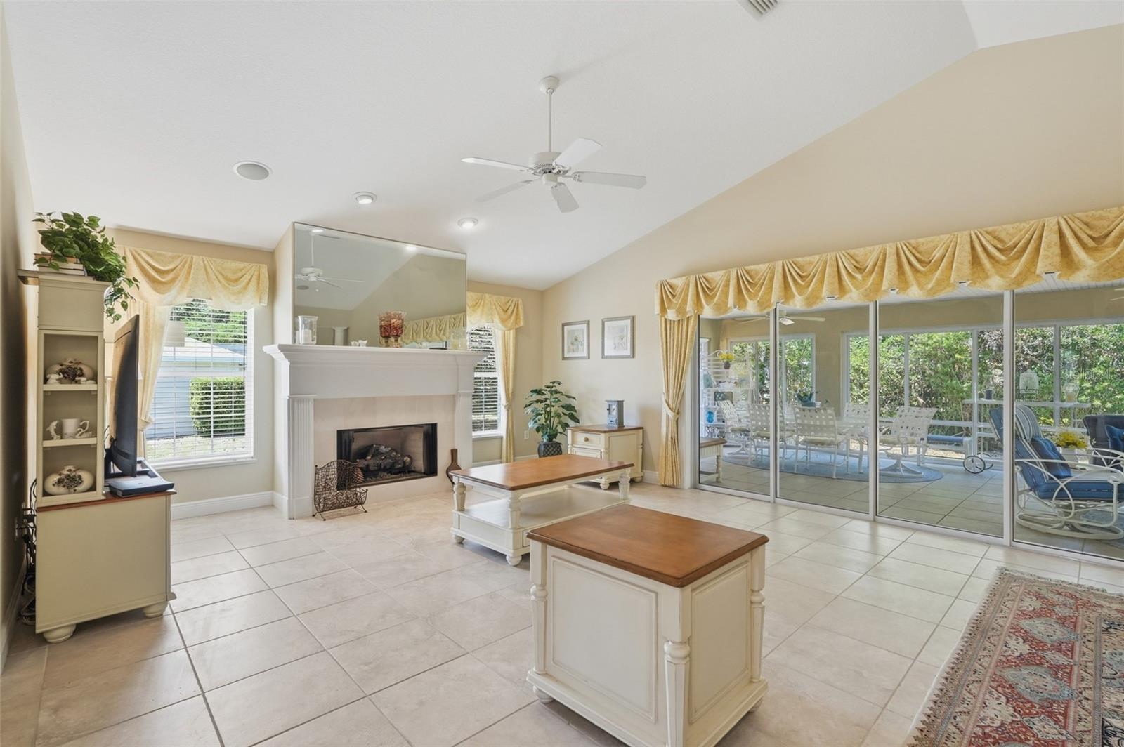 5013 HARBOR HTS, LADY LAKE, FL, 32159