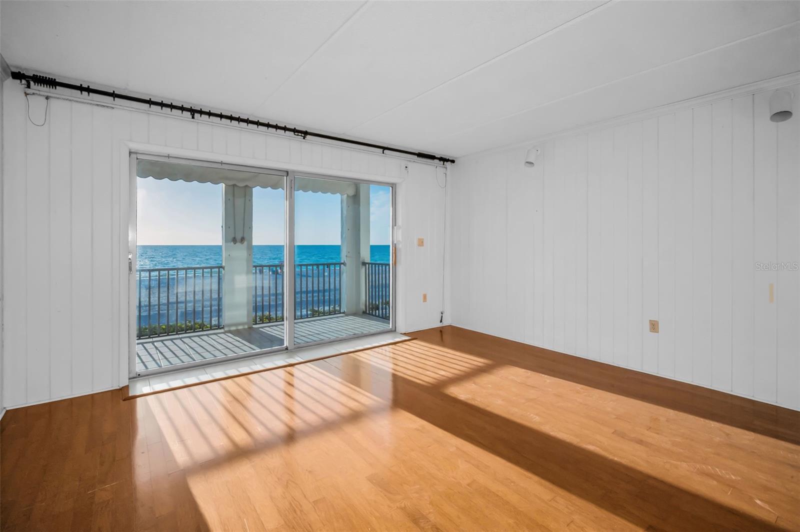 2500 GULF BLVD #204B, BELLEAIR BEACH, FL, 33786