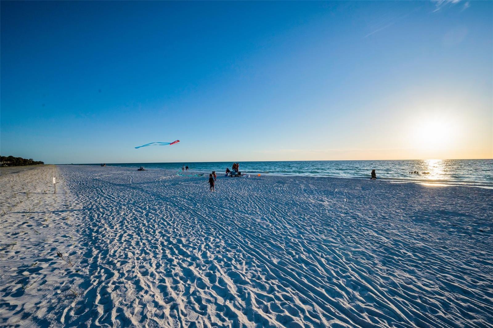 2500 GULF BLVD #204B, BELLEAIR BEACH, FL, 33786