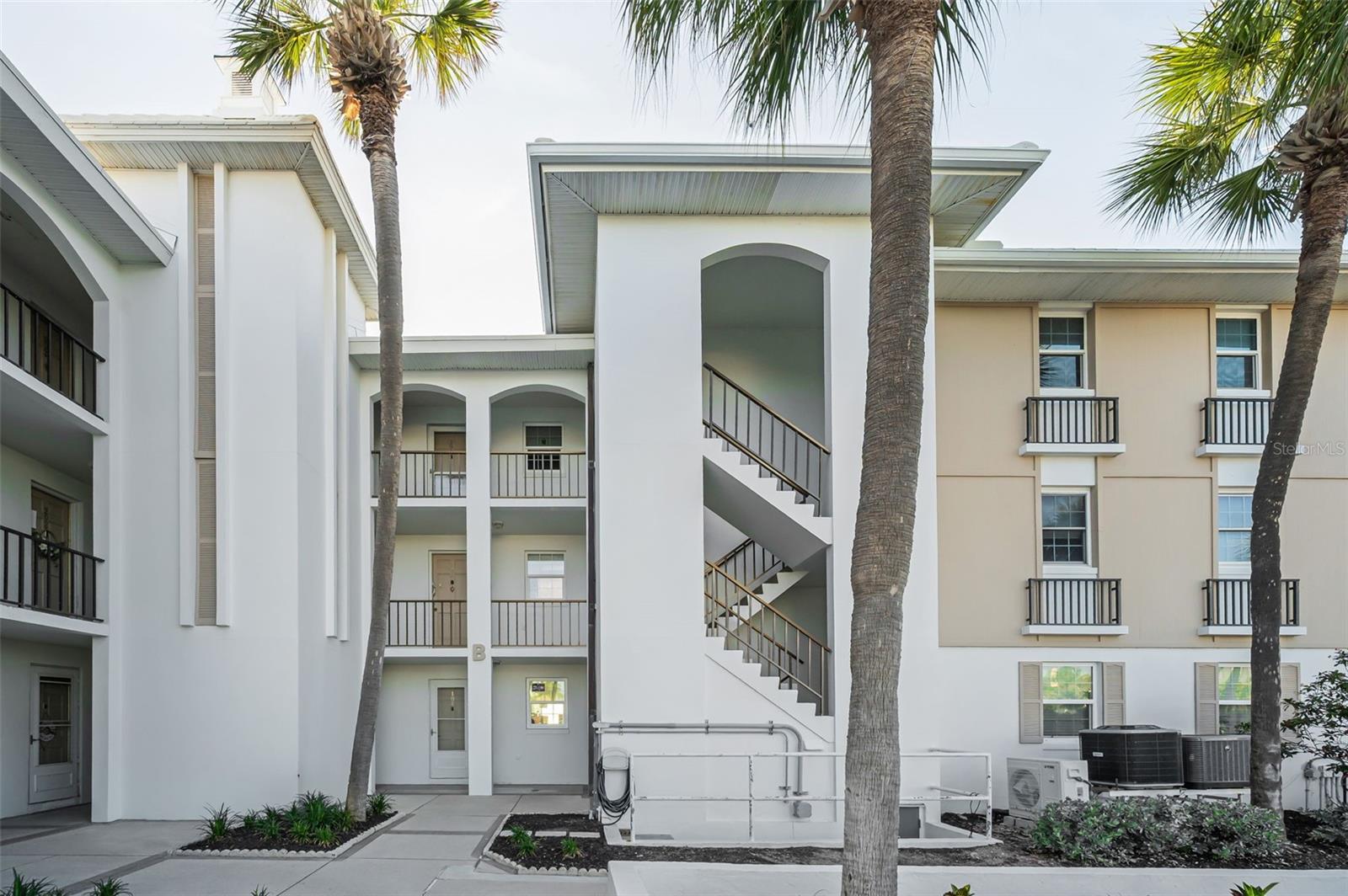 2500 GULF BLVD #204B, BELLEAIR BEACH, FL, 33786