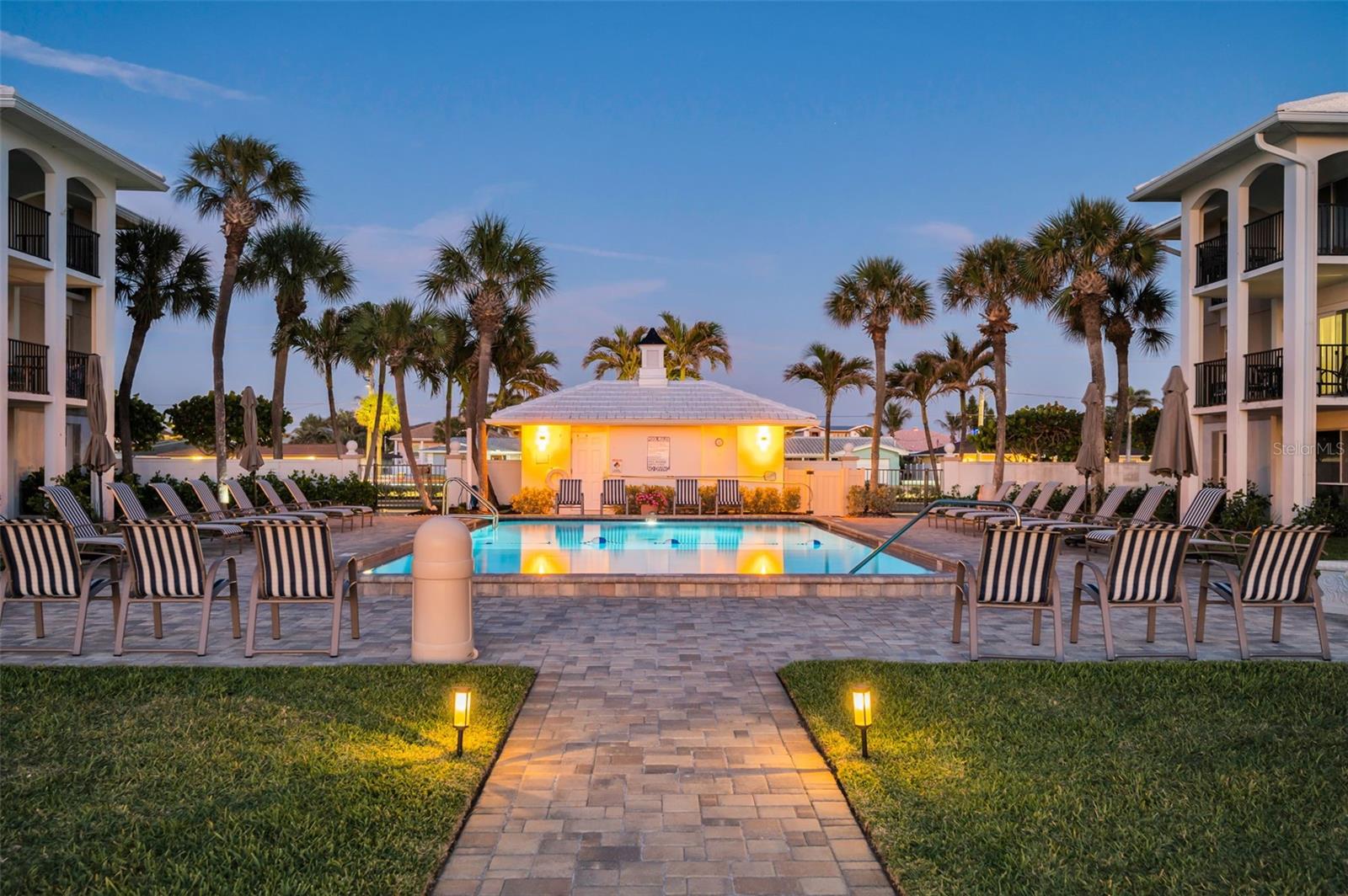 2500 GULF BLVD #204B, BELLEAIR BEACH, FL, 33786