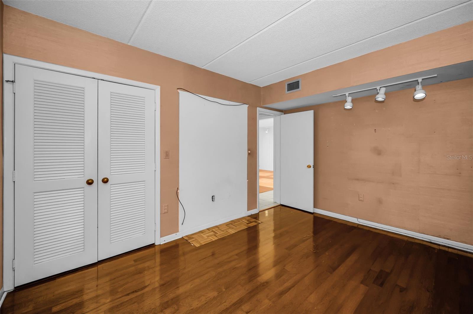 2500 GULF BLVD #204B, BELLEAIR BEACH, FL, 33786